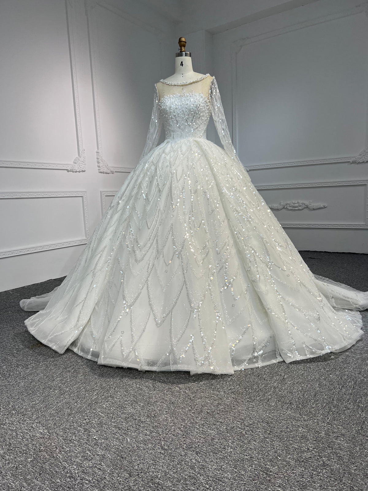 Plus Size Long-Sleeved Pearl Sequin Wedding Dress