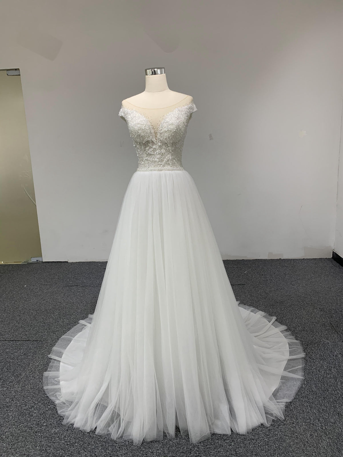 Plus Size A-Line Bridal Tulle Dress