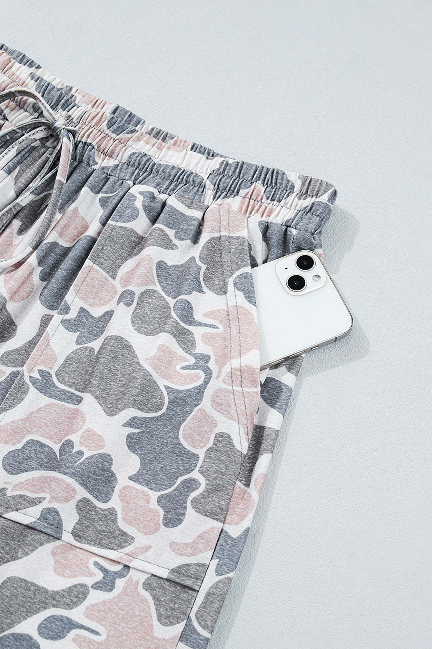 Plus Size Camo Print Patch Pocket Ankle Pants