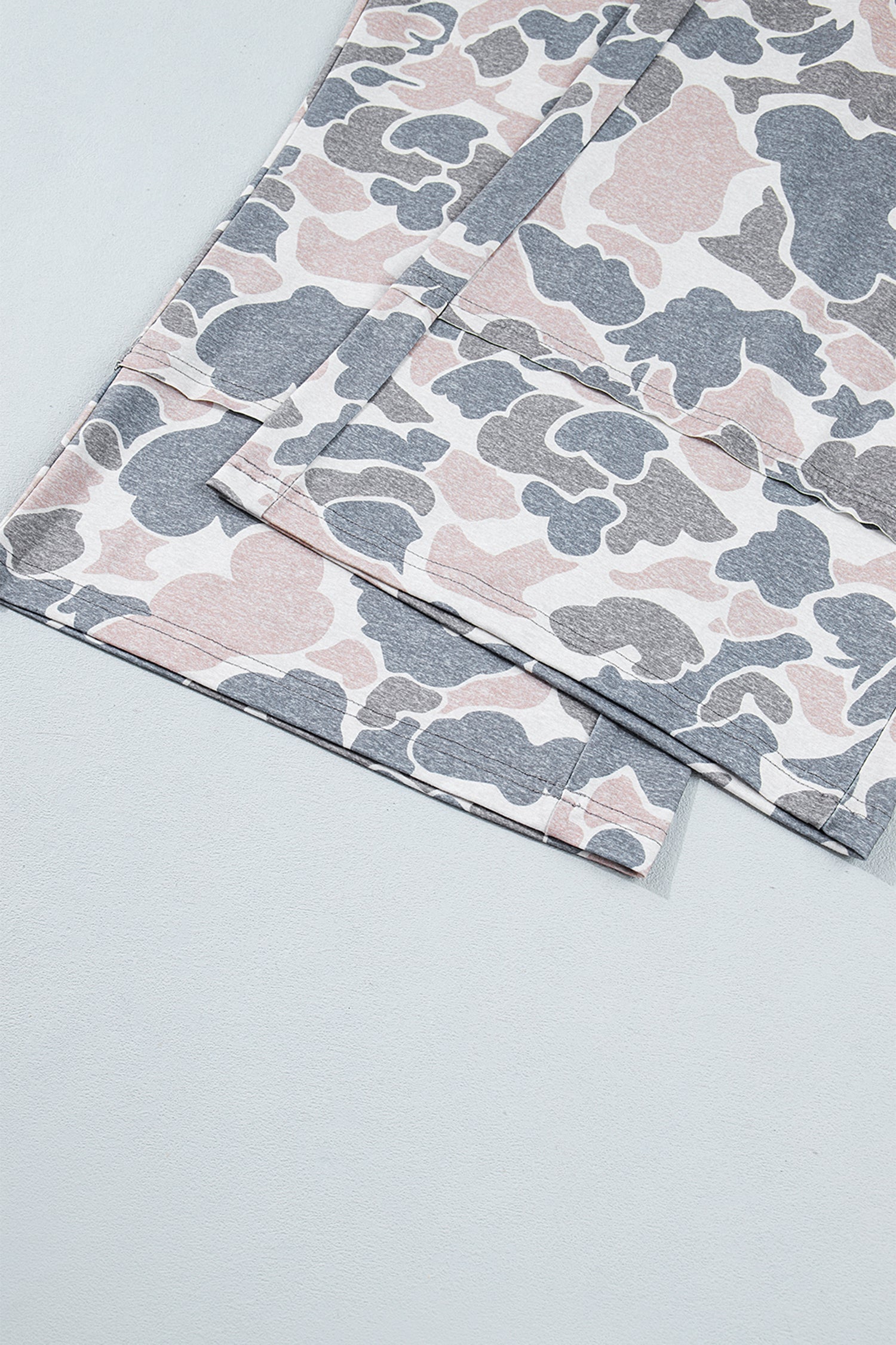 Plus Size Camo Print Patch Pocket Ankle Pants