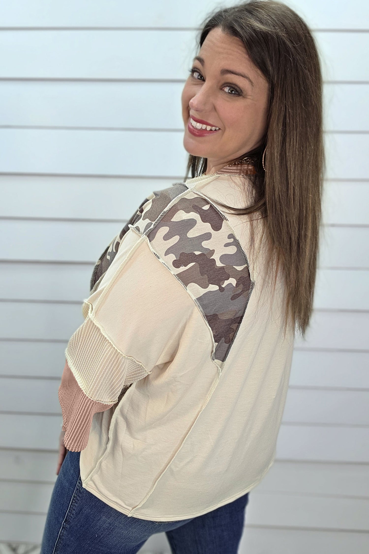 Plus Size Camo Panel Twist Rib Sleeve Blouse