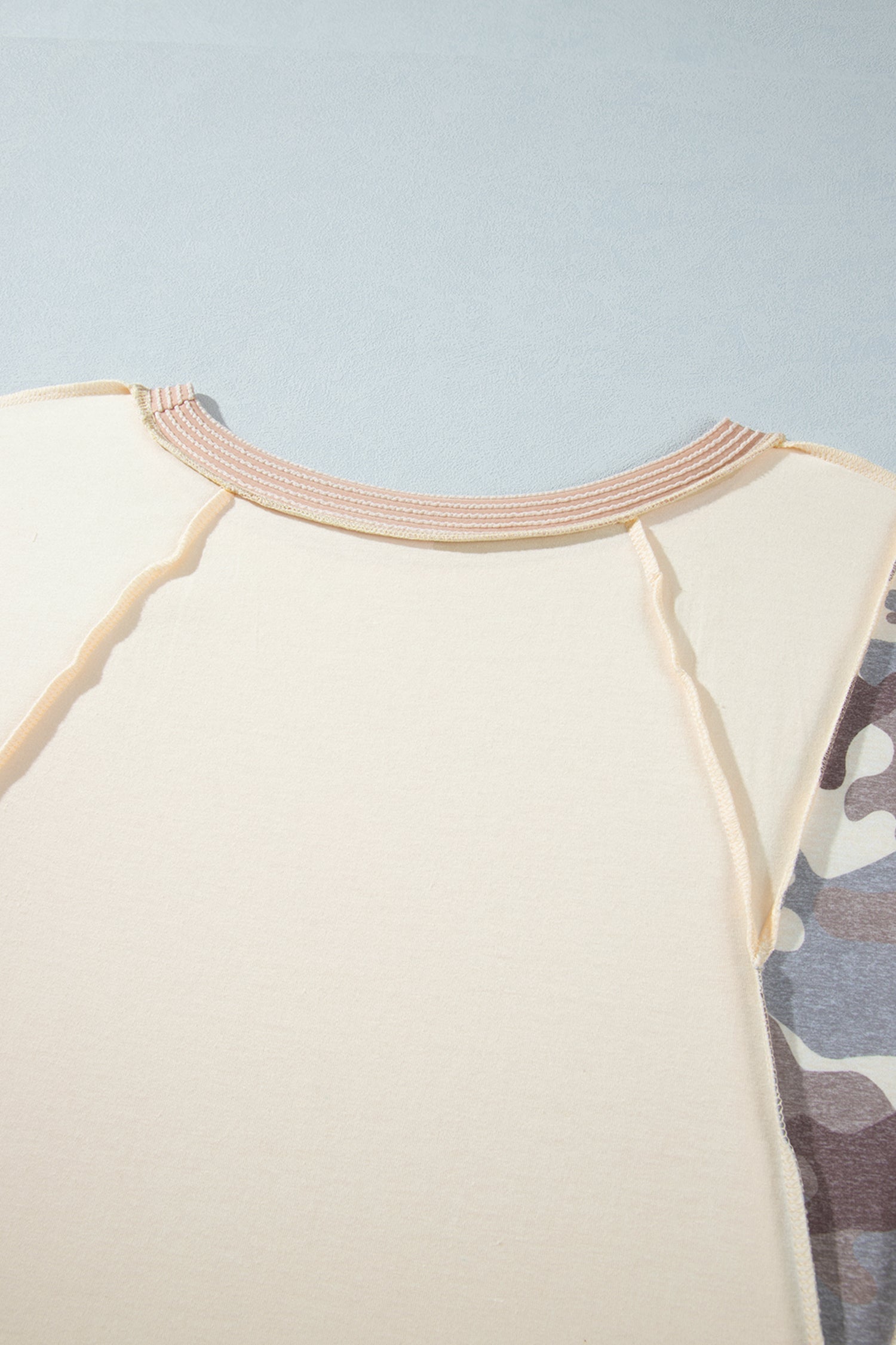 Plus Size Camo Panel Twist Rib Sleeve Blouse