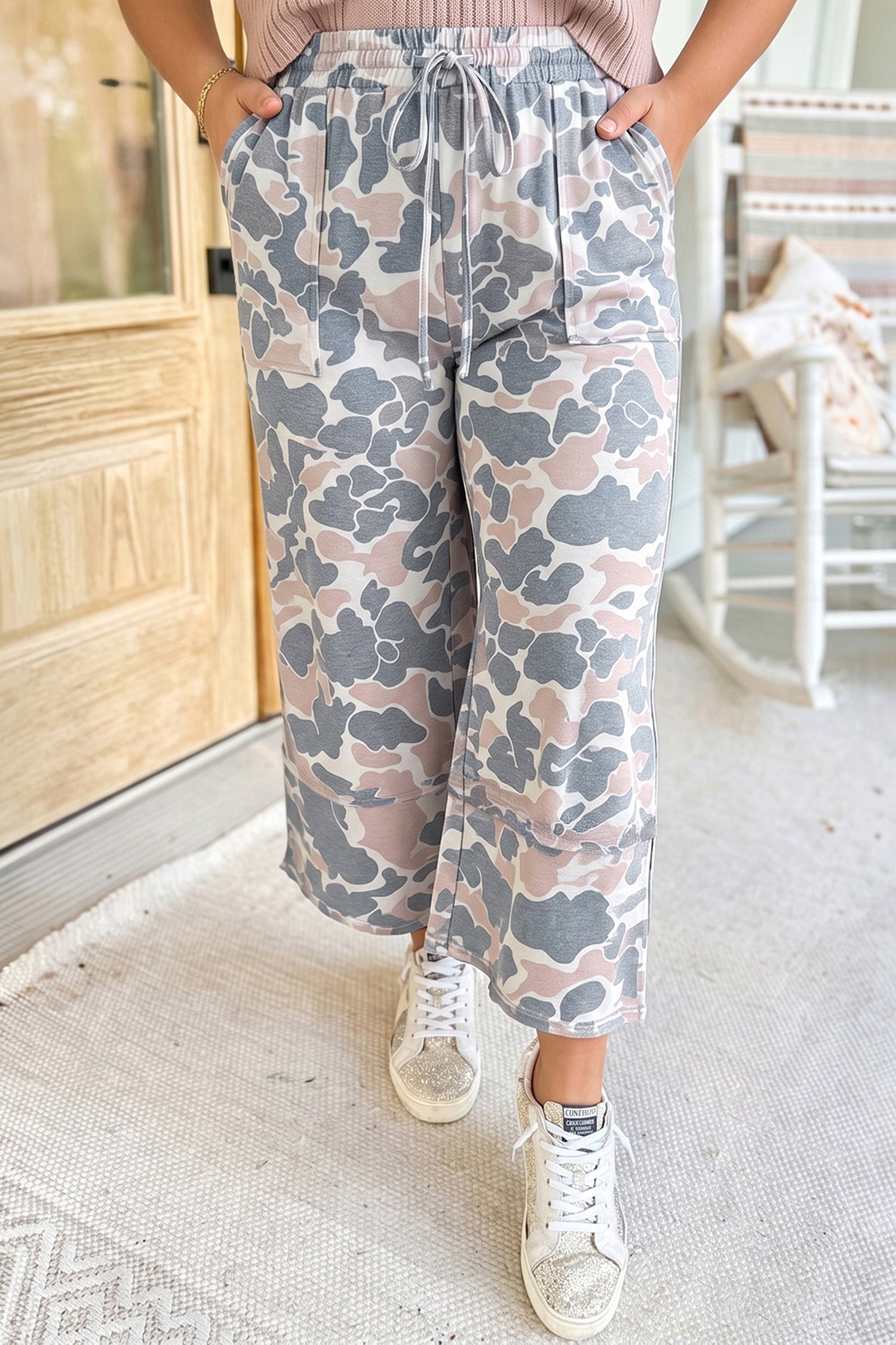 Plus Size Camo Print Patch Pocket Ankle Pants