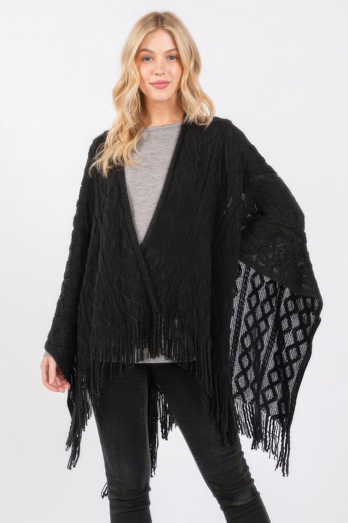Plus Size Diamond Pattern Tassel Knit Ruana